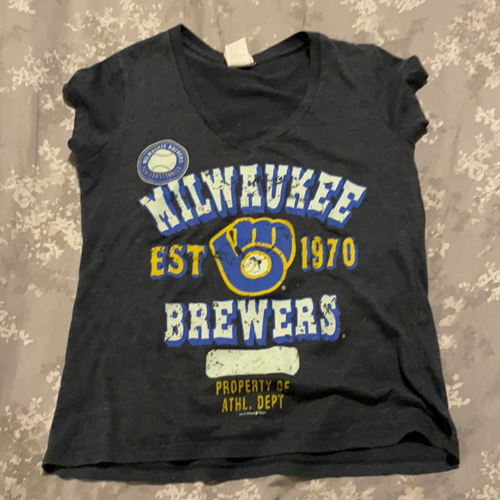Milwaukee brewers v neck
